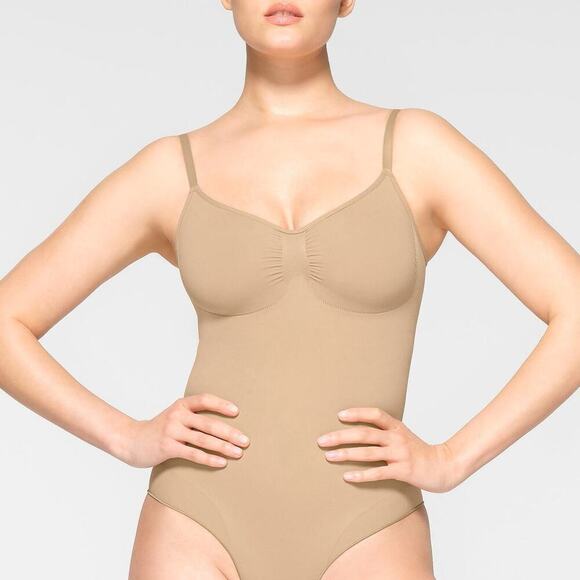 SKIMS Seamless Sculpt Brief Bodysuit Sleeveless Scoop Neck in Clay Tan NWT Large - Picture 1 of 9
